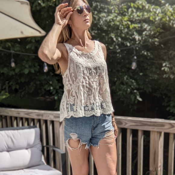 LOVE TREE | Ivory Sleeveless Blouse Tank Top | Size Medium - Picture 12 of 15